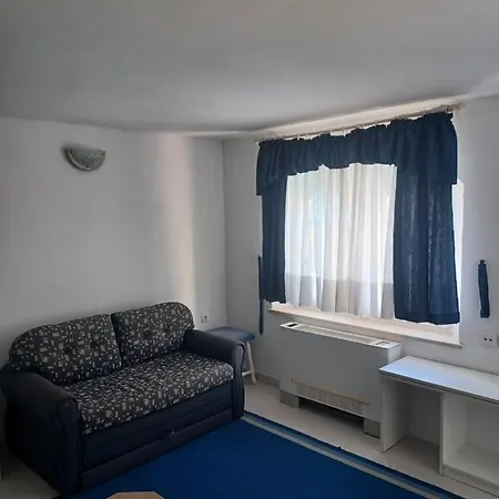 Ivan Dujmovic Dvori 酒店