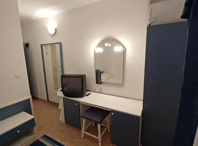 Ivan Dujmovic Dvori Hotel Milna (Brac)