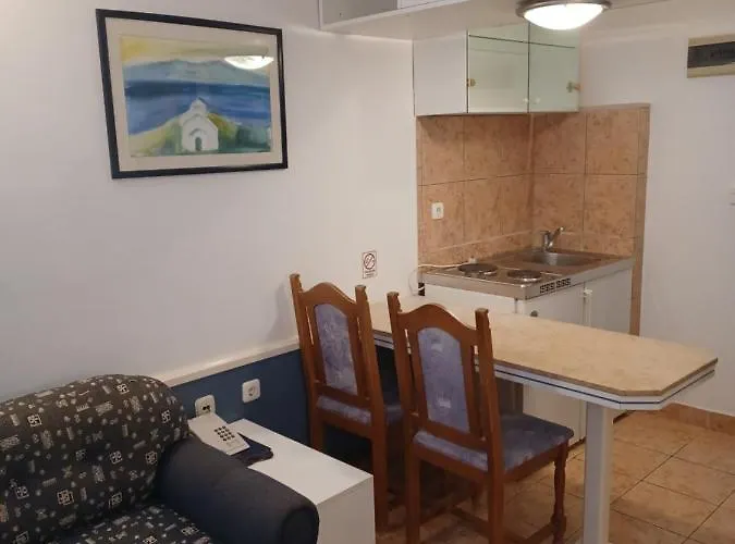 Ivan Dujmovic Dvori Hotel