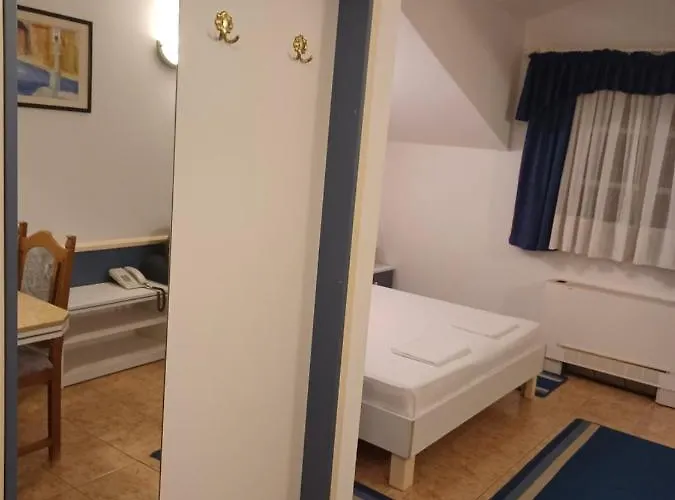 Ivan Dujmovic Dvori Hotel Milna (Brac)