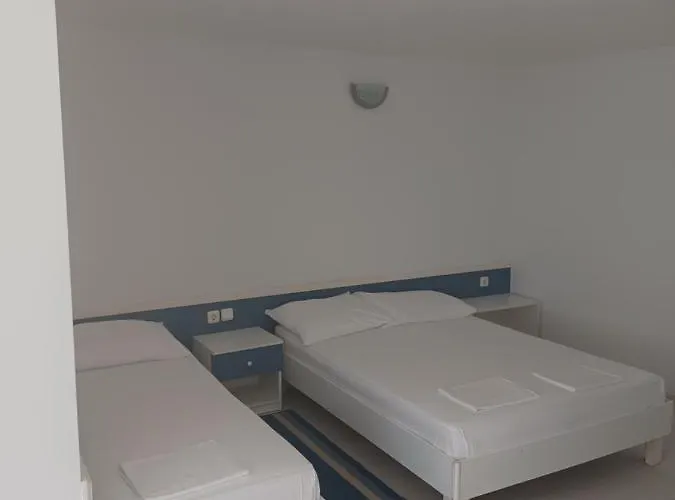 Ivan Dujmovic Dvori Milna (Brac)