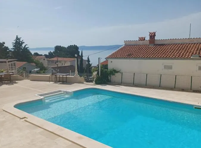 Ivan Dujmovic Dvori Hotel Milna (Brac)