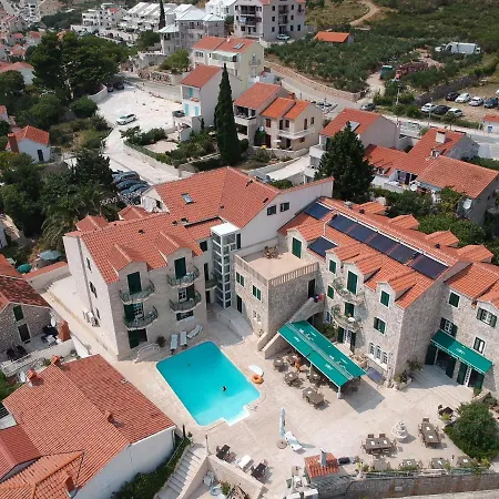 Ivan Dujmovic Dvori Hotel 4*