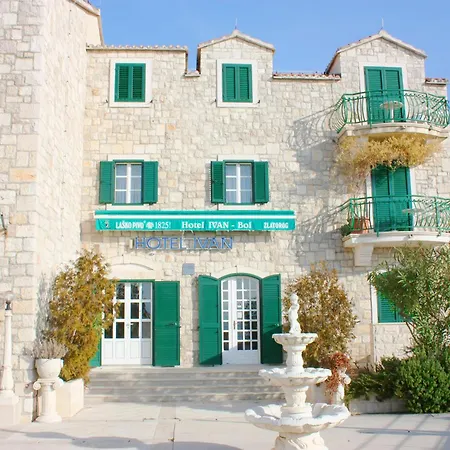 Ivan Dujmovic Dvori Hotel Milna (Brac)