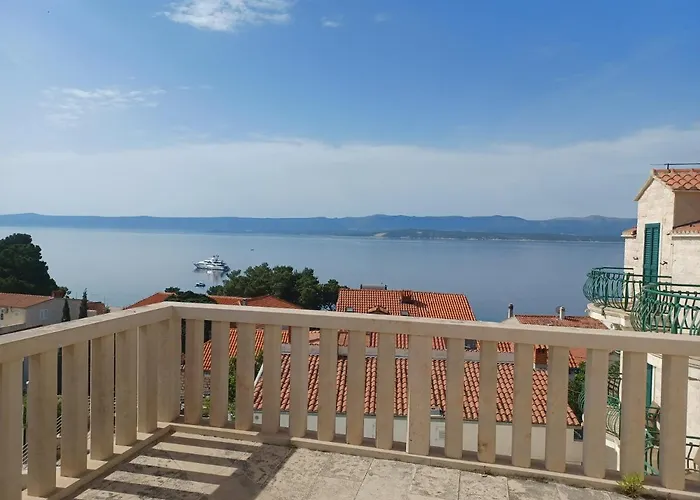 Ivan Dujmovic Dvori 4* Milna (Brac)