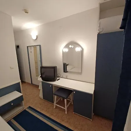 Ivan Dujmovic Dvori Hotell Bol