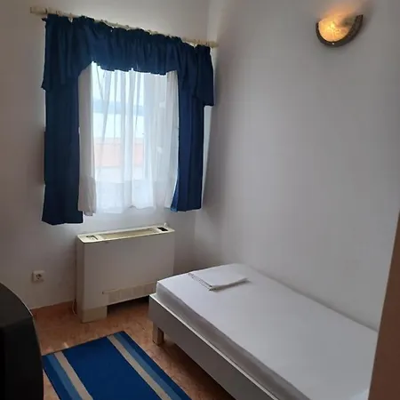 Ivan Dujmovic Dvori 4* Milna (Brac)