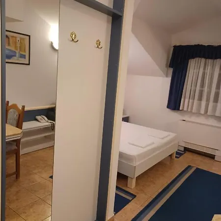 Ivan Dujmovic Dvori Ξενοδοχείο Milna (Brac)