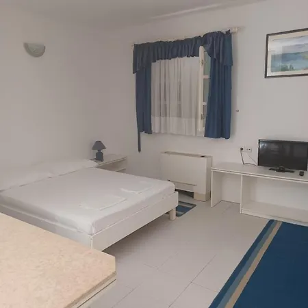 Ivan Dujmovic Dvori Hotell 4*