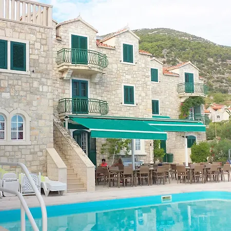 Ivan Dujmovic Dvori 4* Bol